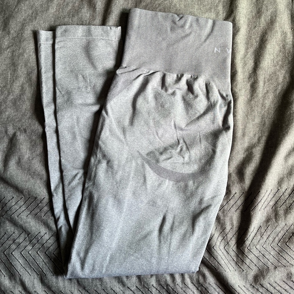 NVGTN Gray Contour Leggings